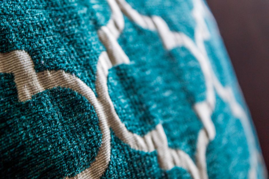Rustgevende aqua-tinten in woonkamerinterieur. Rustgevende aqua-tinten in woonkamerinterieur.